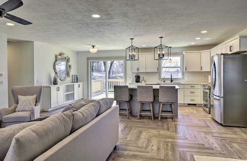 Turners House | Retreat w/Deck ~ 9 Mi to Downtown Springfield