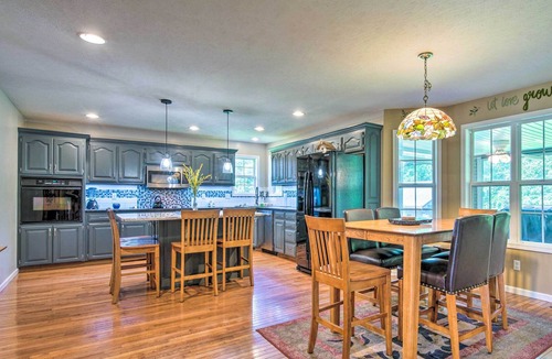 Nixa House | Retreat w/ Fire Pit ~ 16 Mi to Springfield!