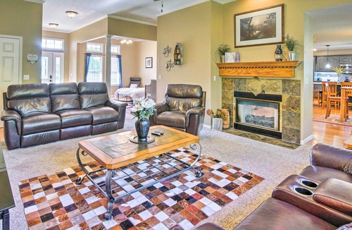 Nixa House | Retreat w/ Fire Pit ~ 16 Mi to Springfield!