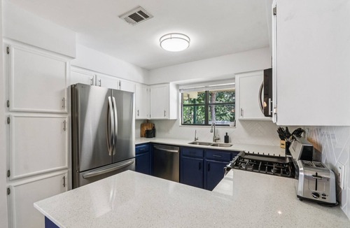 Round Rock House | Retreat w/Heated Pool, Hot Tub, Cold Plunge, Game Room, Massage Chair – Close to Kalahari Resort