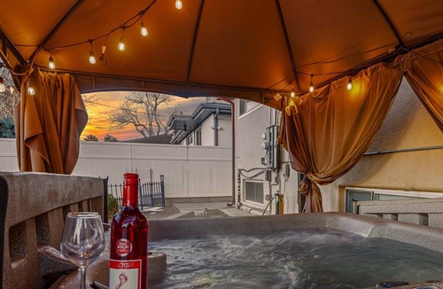 Inez House | Retreat w/HotTub, Steam Room, BBQ, Arcade, Nintendo Switch, WorkSpace & W/Dn