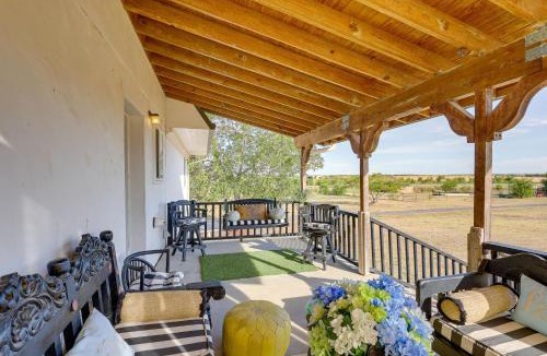 Leon Junction House | Retreat w/Pond Access & Views in Temple