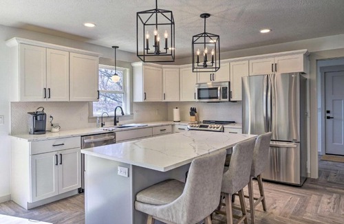 Turners House | Retreat with Deck about 9 Mi to Downtown Springfield