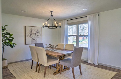 Turners House | Retreat with Deck about 9 Mi to Downtown Springfield
