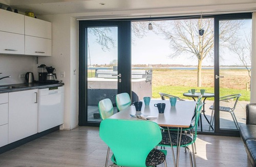 Aarosund House | Retreat with Outdoor Whirlpool