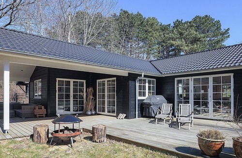 Vejby House | Retreat with Outdoor Lounge Area