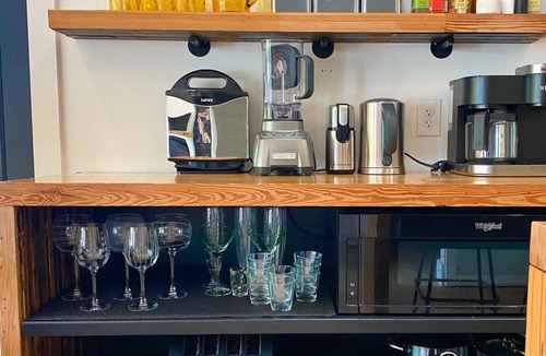 Harbert House | Retreat WithInn-Relaxation Centrally Located to Beaches and Walkable Restaurants
