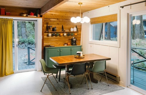Glacier Cabin | Retro A-Frame Cabin w/Wood Stove near Mt Baker