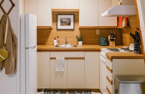 Glacier Cabin | Retro A-Frame Cabin w/Wood Stove near Mt Baker