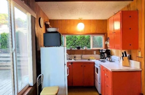 Florence Cabin | Retro A-Frame -Walk to Heceta Beach-Anchor's A-Way