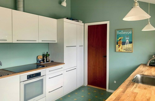 Udsholt Sand House | Retro beach house with sea view in Udsholt Strand