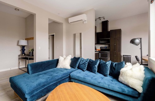 Belmont Apartment | Retro Charm - Hawthorne - 2BR - Walkable