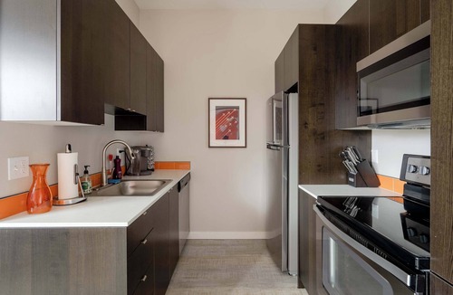Belmont Apartment | Retro Charm - Hawthorne - 2BR - Walkable