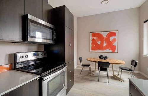 Belmont Apartment | Retro Charm - Hawthorne - 2BR - Walkable