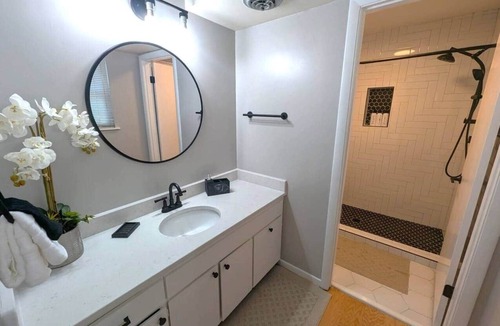 Forest Acres Apartment | Retro Chic Forest Acres Condo