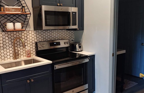 Belknap Apartment | Retro Chic Private Highlands Getaway