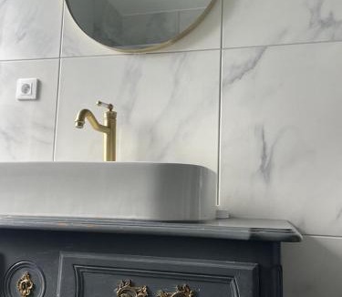 Wailly House | Retro Hideaway