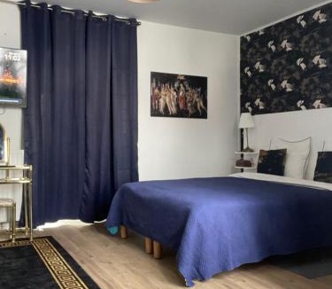 Wailly House | Retro Hideaway