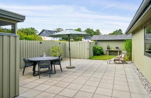 Norddjurs Municipality House | Retro Home Near Skovgårde With Ocean Views
