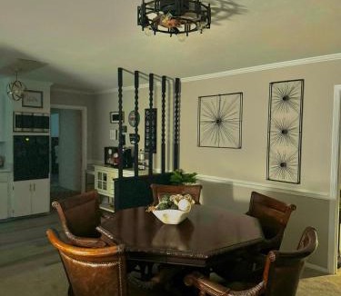Jones County Villa | Retro Luxe