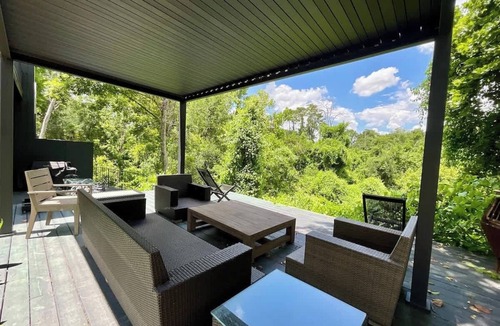 The Villages House | Retro Meets Wild on Buffalo Bayou w/60's Elegance