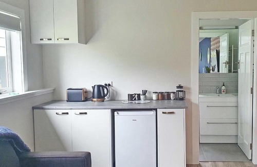 Papakura Apartment | Retro on Queen