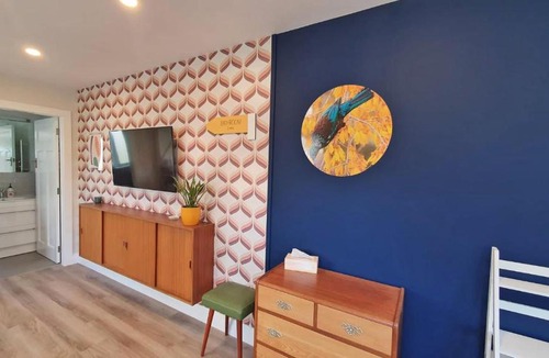 Papakura Apartment | Retro on Queen