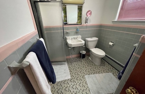 Langhorne Manor House | Retro Ranch House Retreat - Yard, Parking & Easy Philly Access