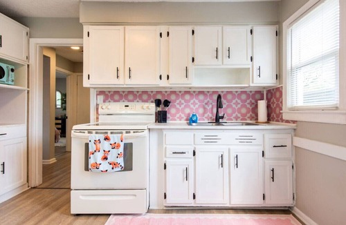 Beechmont House | Retro Red Panda
