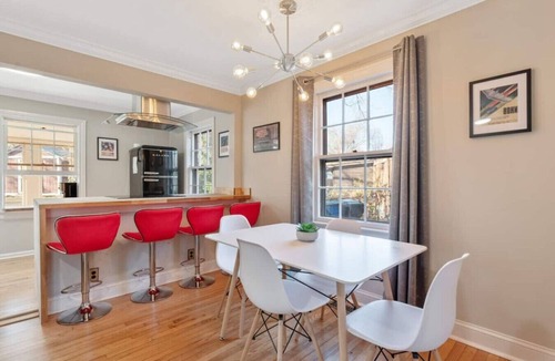 East Raleigh House | Retro Retreat | 2BR + King Bed, Porch & Fire Pit