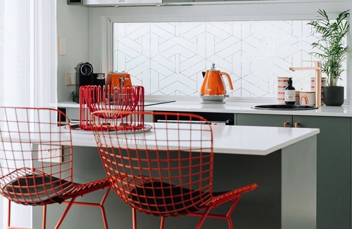 Terrigal Apartment | Retro Retreat - by Coast Hosting