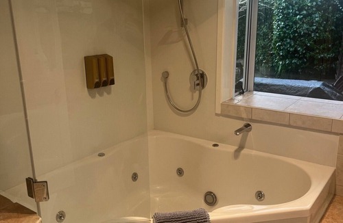 Whitby House | Retro Retreat with Style