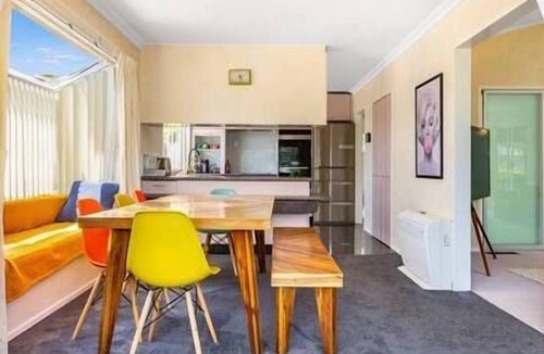 Whitby House | Retro retreat with style!