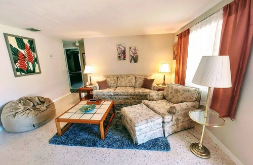 Dunnellon House | Retro River Pad
