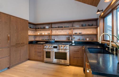 Hulen Meadows House | Retro River View