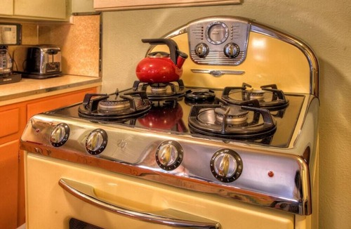 Ruidoso Cabin | Retro Riverfront MidTown Cabin- !HOT TUB, Riverview Deck PET