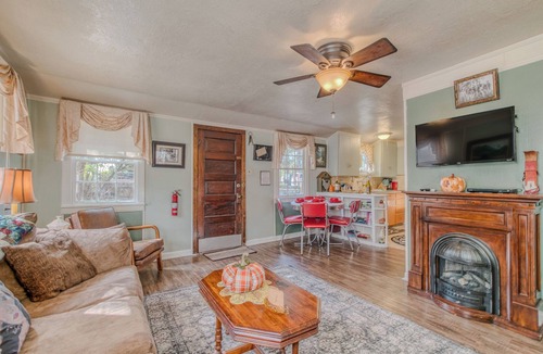 Ruidoso Cabin | Retro Riverfront MidTown Cabin- !HOT TUB, Riverview Deck PET