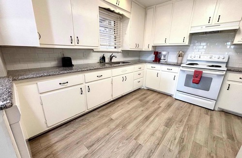 Tech Terrace House | Retro Roost - 3BR/2.5BA - Close to Tech
