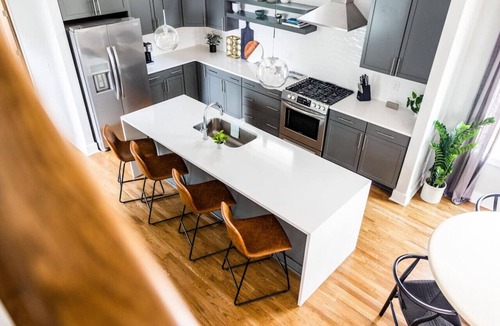 Hadley - Washington House | Retro Spacious Home-close to DT Nash w/parking!