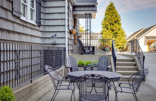 West End House | Retro-Style Home in Ruston Walkable Location!