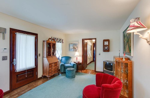 West End House | Retro-Style Home in Ruston Walkable Location!