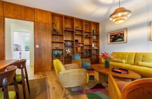 District 6 Apartment | Retro Suite 2 King Beds & Sofa Bed Zürich HB