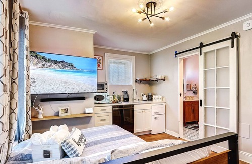 Woodbury Apartment | RetroChic★Parking★950Mb★20min->CenterCity&Airport3