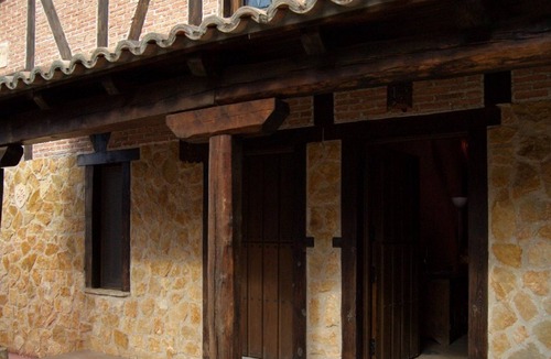 Navas del Rey Cottage | RETURNS TO THE MIDDLE AGES