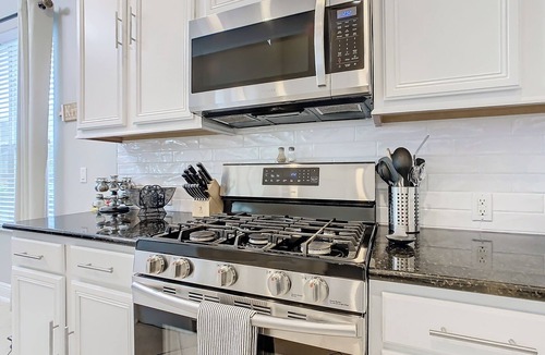 Reunion House | Reunion WATER PARK,free shuttle to Disney,Reunion golf, on-site dining.