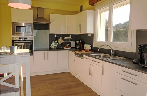 Locquirec House | Reve de Mer by Interhome