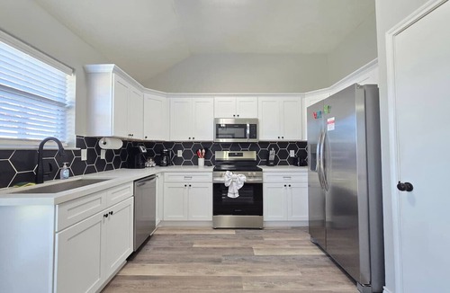 Edelweiss House | Reveille Rest - Parkside in CS
