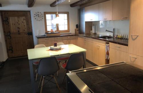 Schwanden House | Revier Fuchs und Has