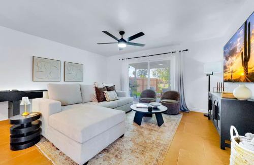 Golden Hills House | Revolta Fairway Retreat