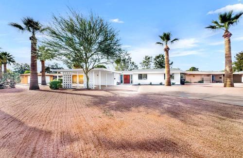 Golden Hills House | Revolta Fairway Retreat